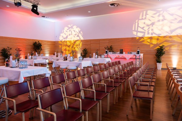 Ort der Veranstaltung war der Julius-Raab-Saal in St. Pölten Ort der Veranstaltung war der Julius-Raab-Saal in St. Pölten